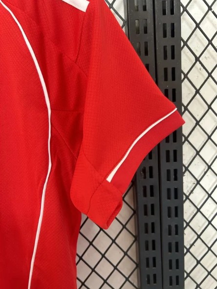 Liverpool Home Soccer Jersey 2025/26 - Image 4