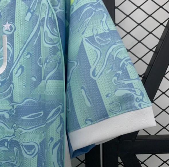 Juventus Away Soccer Jersey 2025/26 - Image 4