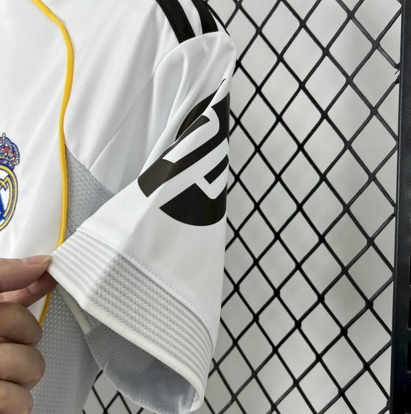 Real Madrid Home Soccer Jersey 2025/26 - Image 3