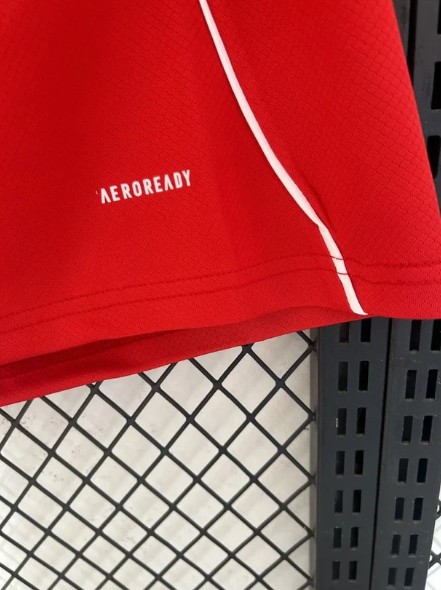 Liverpool Home Soccer Jersey 2025/26 - Image 5