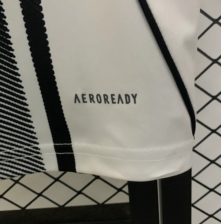 Juventus Home Soccer Jersey 2025/26 - Image 3