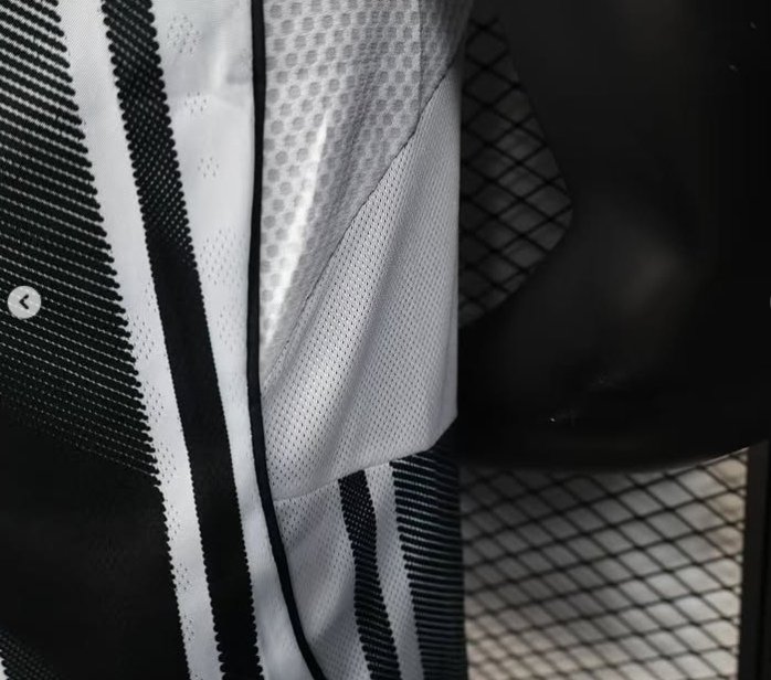 Juventus Home Player Jersey 2025/26 - Image 5